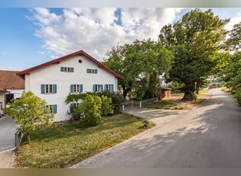 Exclusive equestrian estate featuring a award-winning renovated Jura farmhouse with a sustainable en