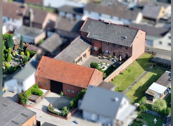 Großzügiger Dreiseithof mit Reitanlage