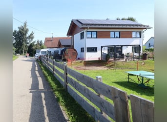 Newly built single-family home with 2.5 residential units *Equine facilities* 1,786 m² *Commission-f