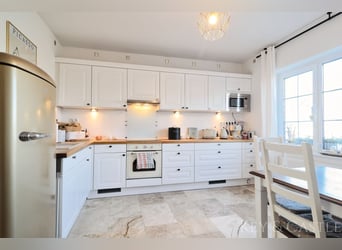 Recently renovated single-family home with horsekeeping facilities in Oberkrämer