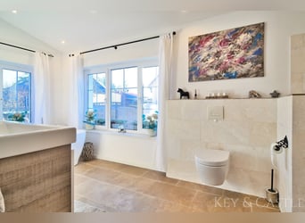 Recently renovated single-family home with horsekeeping facilities in Oberkrämer