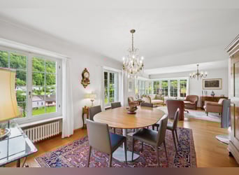 Stilvolles Landhaus mit Pferdestallung und Dressurplatz in ruhiger Lage nahe Basel