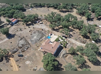Voll ausgestattetes Landhaus mit Swimmingpool