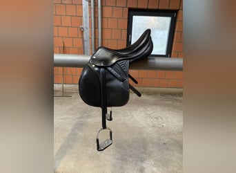 Prestige Versailles jumping saddle