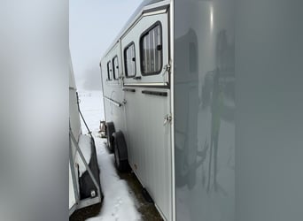 Pferdeanhänger für 4 Pferde 