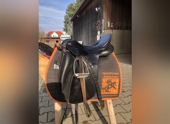 Kiefer Athen Dressursattel, breite Kammer Kiefer Athen Dressursattel, breite Kammer