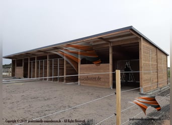Aussenbox, Pferdestall, Pferdebox, Weidehütte, Offenstall, Stall bauen, Stallungen, Paddockbox,