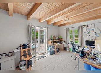 Elegantes Privatanwesen in Alleinlage für Pferdefreunde in ruhiger Lage