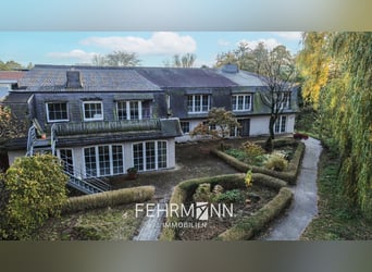 Exklusives Anwesen mit Villa, Reitanlage und Hallenkomplex  an einem Privatsee zum Kauf
