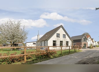 Freistehendes Haus mit großzügigem Wohnbereich und einer hochwertigen, komplett ausgestatteten Pferd
