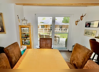 kleine Reitanlage mit neuem Energiesparhaus