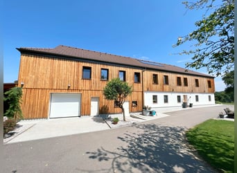 Moderner Vierkanthof mit vielen Möglichkeiten