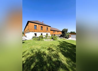 Moderner Vierkanthof mit vielen Möglichkeiten