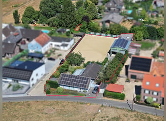 Modernes Wohnhaus mit kleiner Reitanlage in Wassenberg