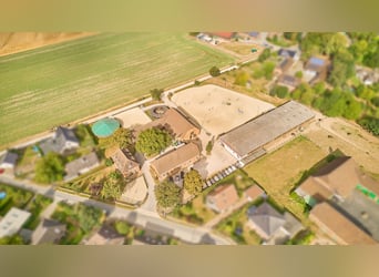 Reitanlage bei Hannover – 29 Pferdeboxen, professionelle Trainingsbedingungen & 4 Wohneinheiten!
