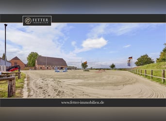 Reitanlage bei Hannover – 29 Pferdeboxen, professionelle Trainingsbedingungen & 4 Wohneinheiten!