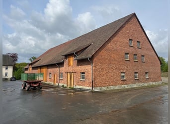 Resthof mit freistehendem Gutshaus Resthof mit freistehendem Gutshaus