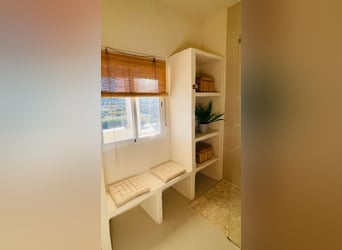 Unique Off-Grid Mountain Home With 360° Panoramic Views and Full Equestrian Facilities 