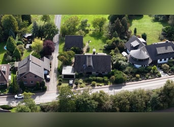 Wohnhaus mit Pferdestall und Weideflächen in Hamminkeln-Brünen