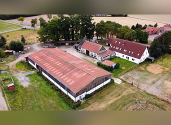 Wundervoller Pferdehof mit ca. 7,5ha Fläche, Reithalle, Führanlage, Reitplatz, Stalltrakten u.v.m.