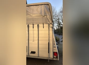 Alu 2er Pferdeanhänger NEUWERTIG 