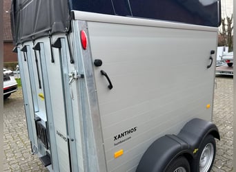 Humbaur Pferdeanhänger Xanthos 2400 2,4t Sattelkammer 100km/h Dark Blue