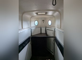 1 er Pferdeanhänger, sehr guter Zustand, Polyhaube
