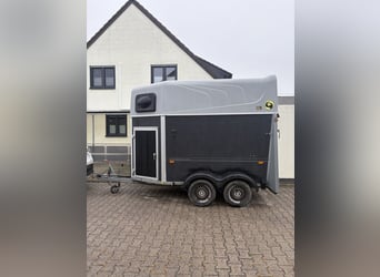 Humbaur Straße 1,5 Pferdeanhänger