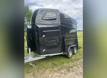 ANSSEMS Pferdeanhänger D20 | EZ 03/2024 | 2.000 kg Vollpoly