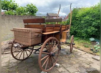 3 koetsen te koop: jacht koets, Marathon wagen & een sjees.