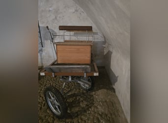 Ponykutsche / kleine vierrädrige Kutsche aus Holz