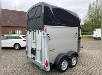Humbaur Pferdeanhänger Pegasus 2400 2,4t Sattelkammer 100km/h Black Hecktür schwenkbar