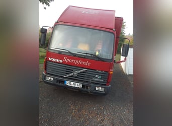 Kleiner 7,5 t Pferdetransporter VOLVO FLH 