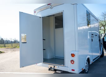 NEUER RENAULT MASTER (0000)