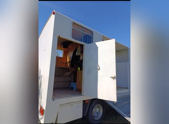 Pferdetransportanhänger