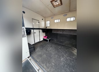 Pferdetransporter 3,5 t Peugeot Boxer nur 116200 km