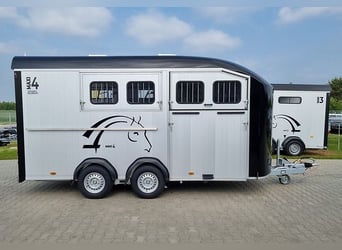 Liberty Maxi 4 Pferdeanhänger – mit seitlicher Rampe und integrierter Sattelkammer