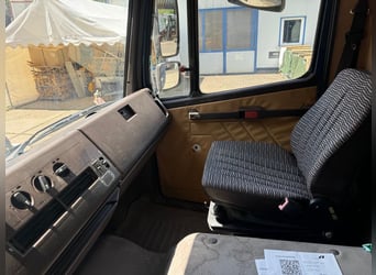 Mercedes 1524,   4-6 Pferdetransporter