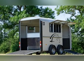 Pferdeanhänger Liberté Maxi 3 – inklusive Sattelkammer und Seitentreppe