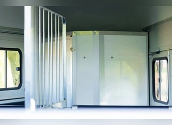 Pferdeanhänger Liberté Touring Country XL mit Vorderrampe und Sattelkammer
