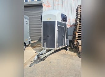 Pferdeanhänger mit neuem TÜV 