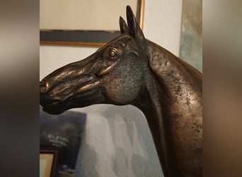 Tempelhüter Bronzeskulptur