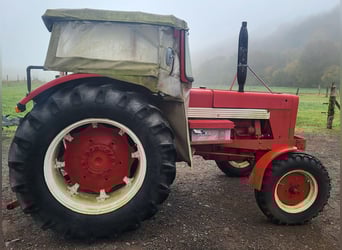 IHC Traktor Typ 724 S zu verkaufen