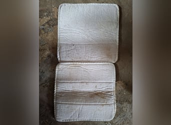 2x Bandagierunterlagen (weiß) - gebraucht mit Gebrauchsspuren