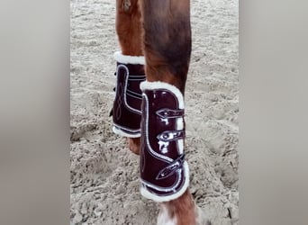 Gamaschen Set mit Lammfell in Lackoptik und Strasssteinchen