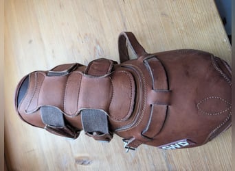 Verkaufe nicht benutze CWD Springamaschen aus hochwertigem sehr weichem Leder.