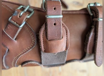 Verkaufe nicht benutze CWD Springamaschen aus hochwertigem sehr weichem Leder.