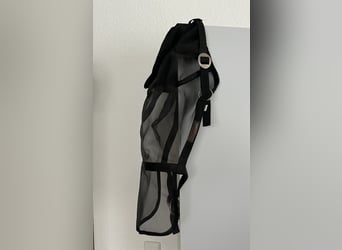 Halfter mit Fliegenschutz