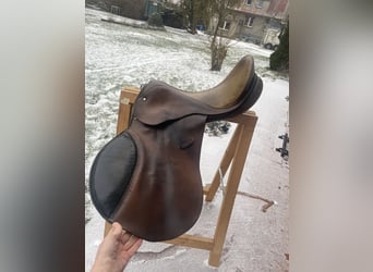 DDR LEWA Sattel VSD 17 Zoll Warmblut ca. 1985 reparaturbedürftig