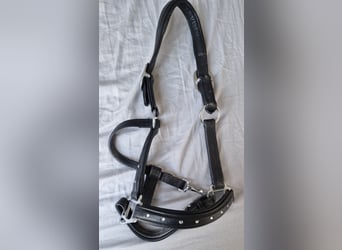 Lederhalfter mit Strass-Steinen